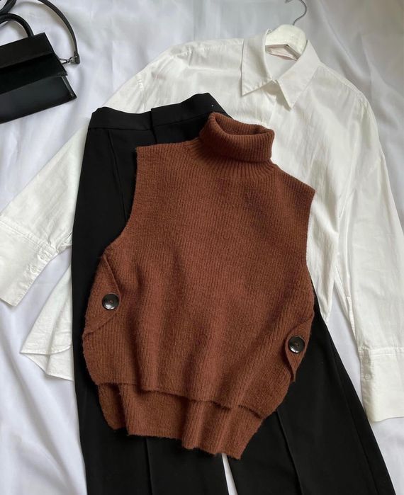 Шерстяна безрукавка