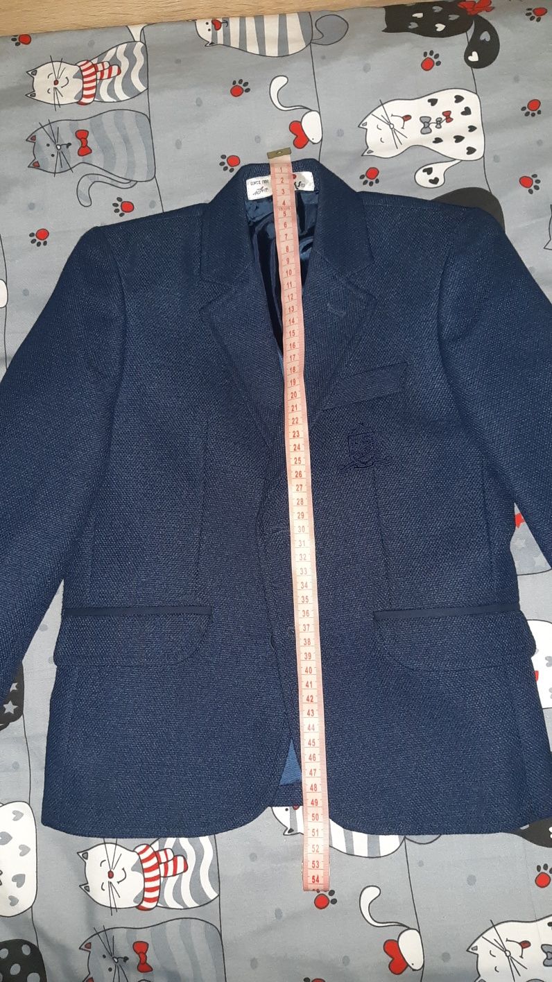 Пиджак для мальчика 6-8 лет