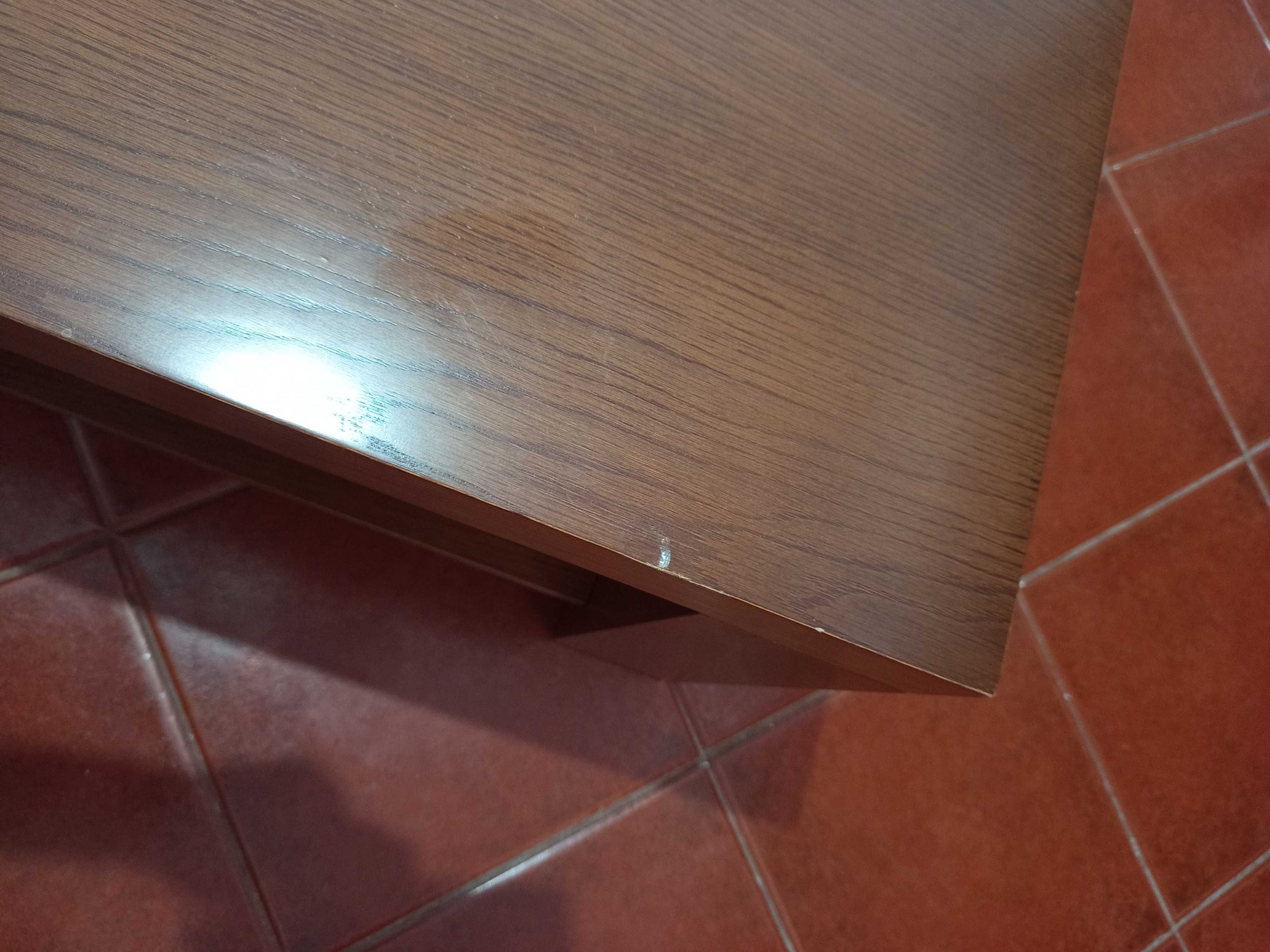 Mesa de centro para sala de es