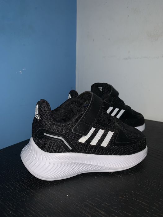 Tenis Adidas novos