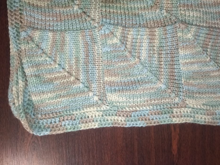 Дитячий в'язаний плед