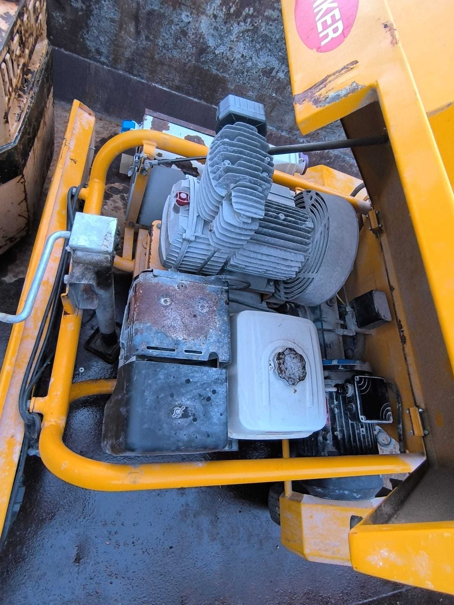 Máquina de projetar betão S8 Smart BUNKER Teksped de 2008
