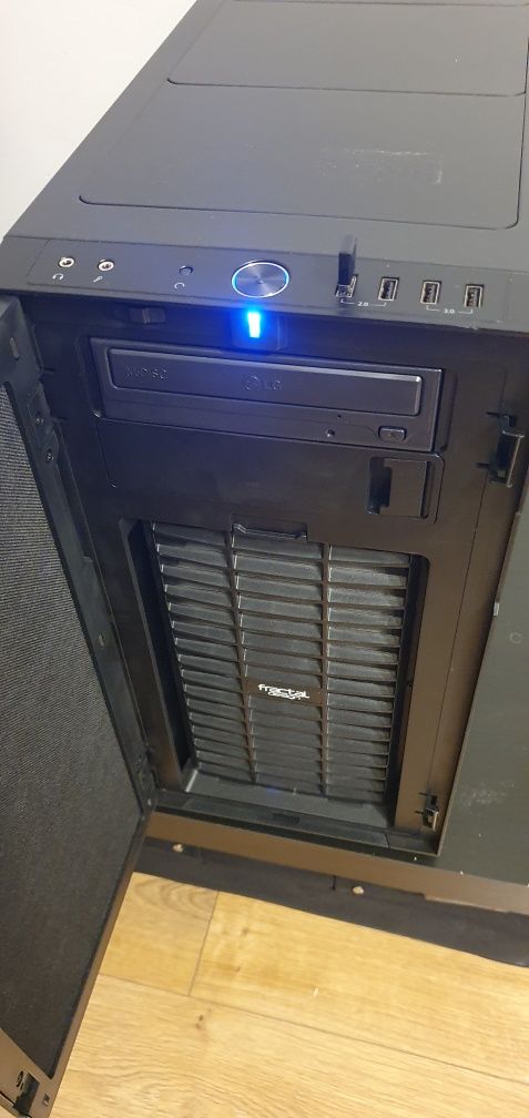 Gamingowy PC, i7, GTX 1080 8gb, 24Gb RAM, 256 SSD, 2Tb HDD