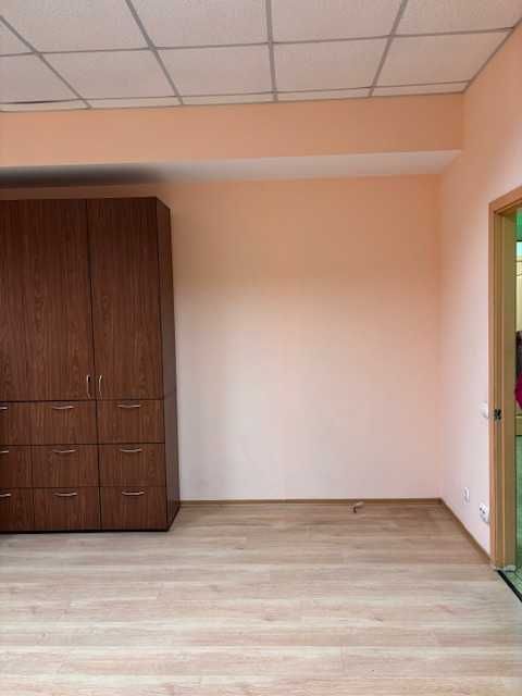 Складське  та офісне приміщення у центрі міста