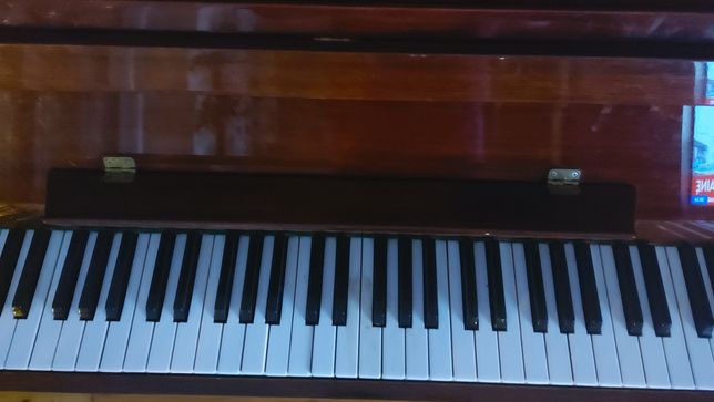 Pianino lakierowane