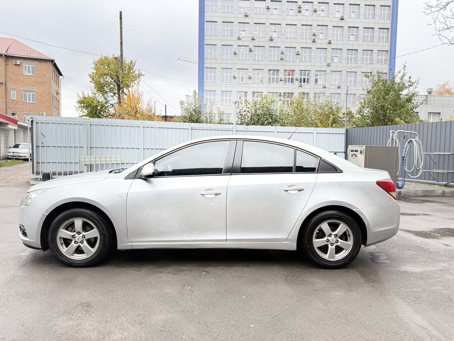 Chevrolet Cruze 1.8 з газом