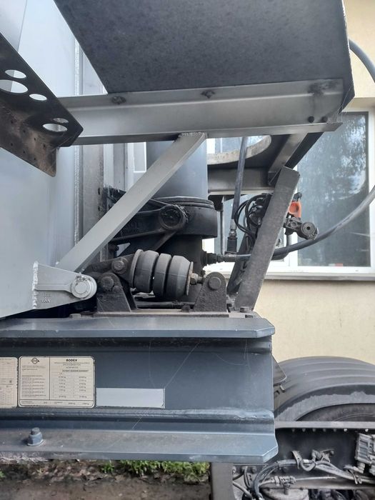 Naczepa Bodex KIS3B rok prod 2019, poj. 45m3, 2 szybry, 1 właściciel