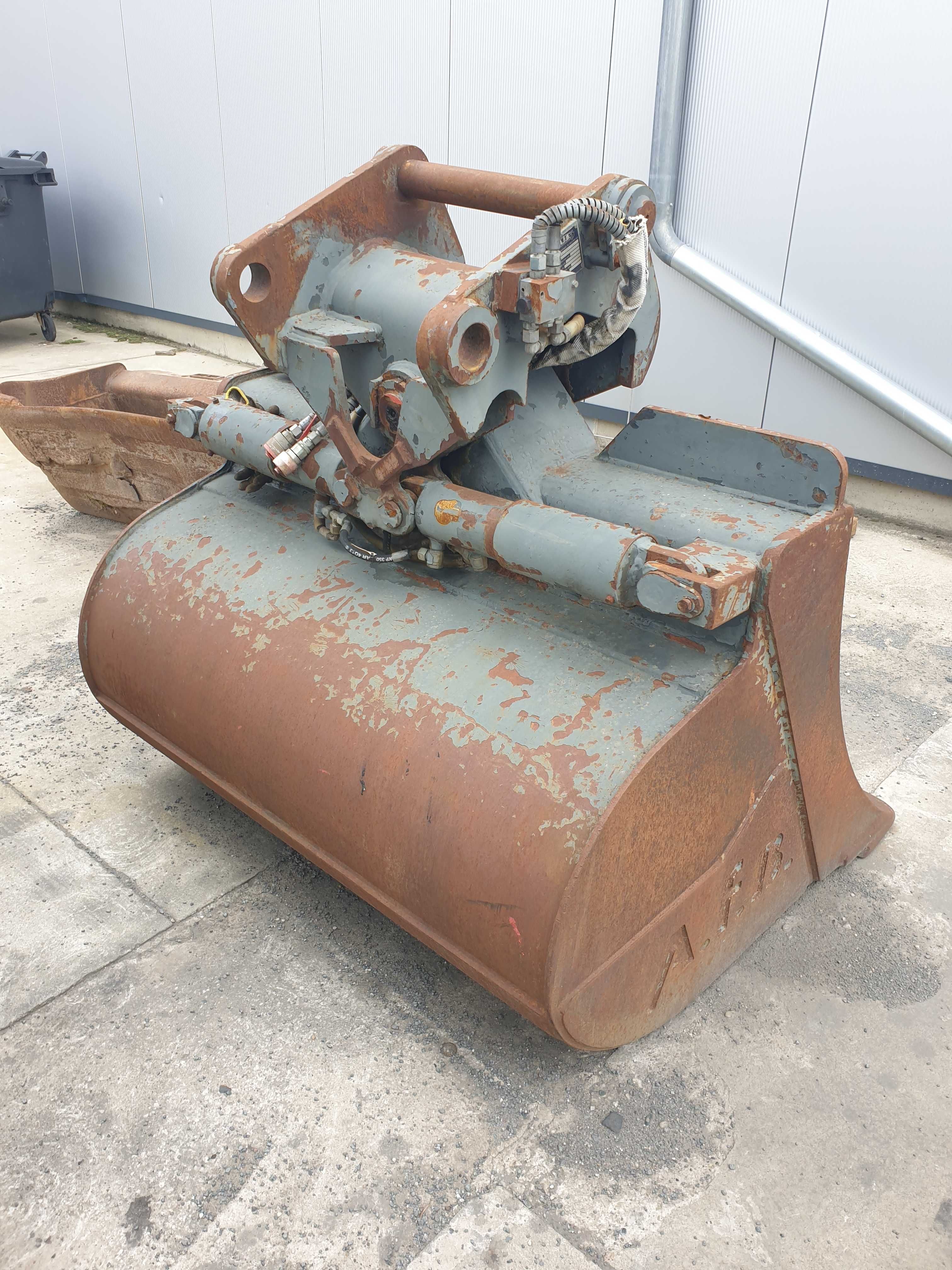 Łyżka uchylno-obrotowa 150 cm – Liebherr SW48