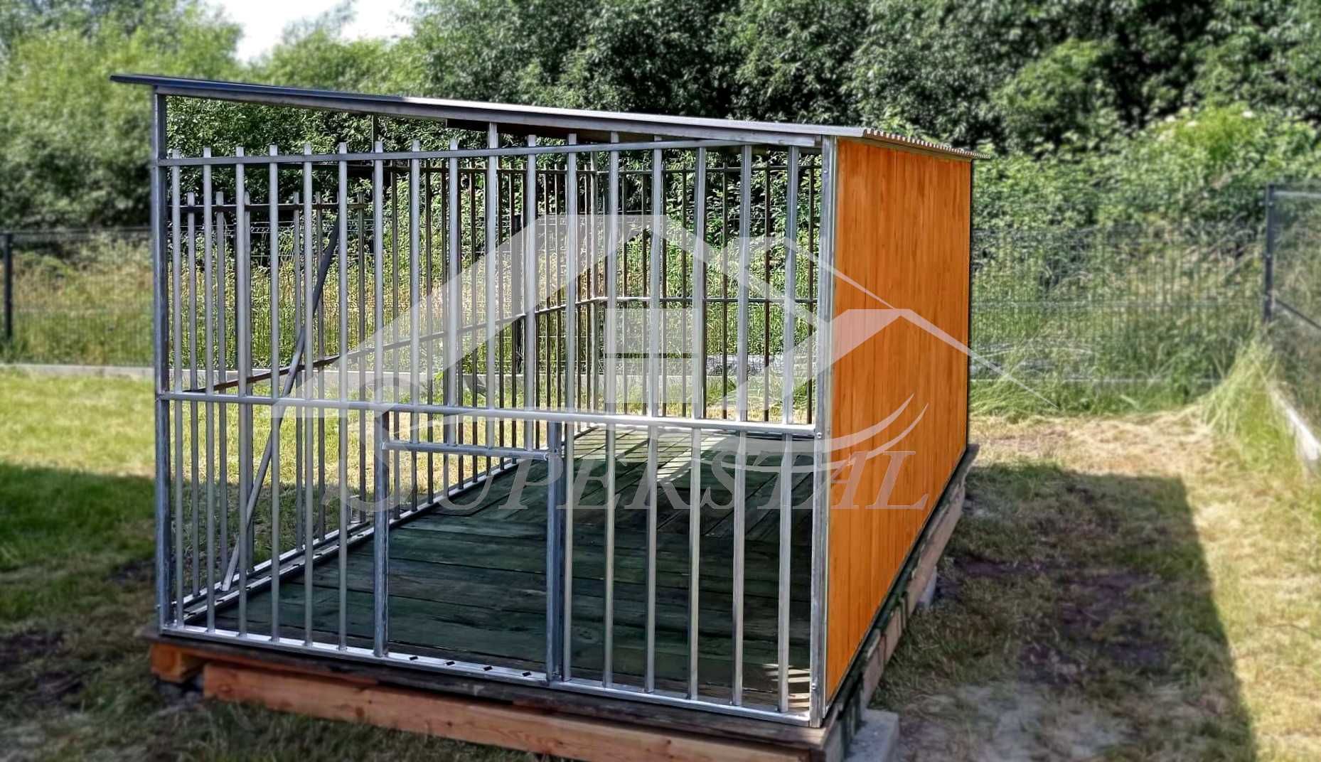 Kojec 3x3 z profili ocynkowanych z otworem na budę, boks, wybieg