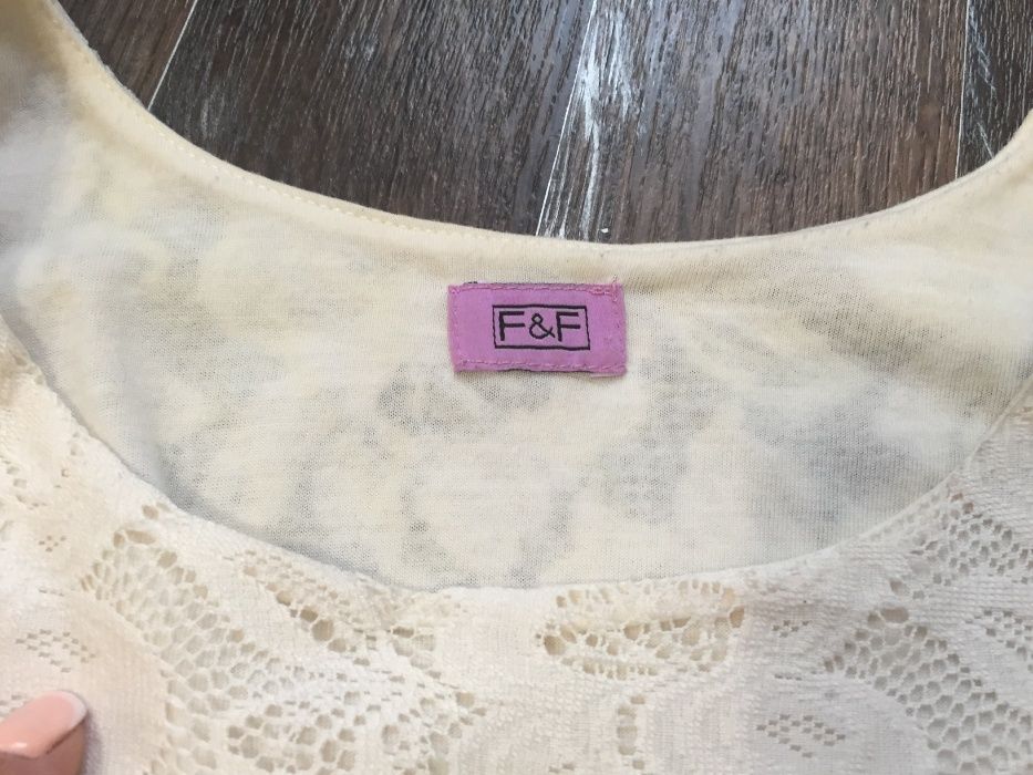 Платье F&F, бежевое