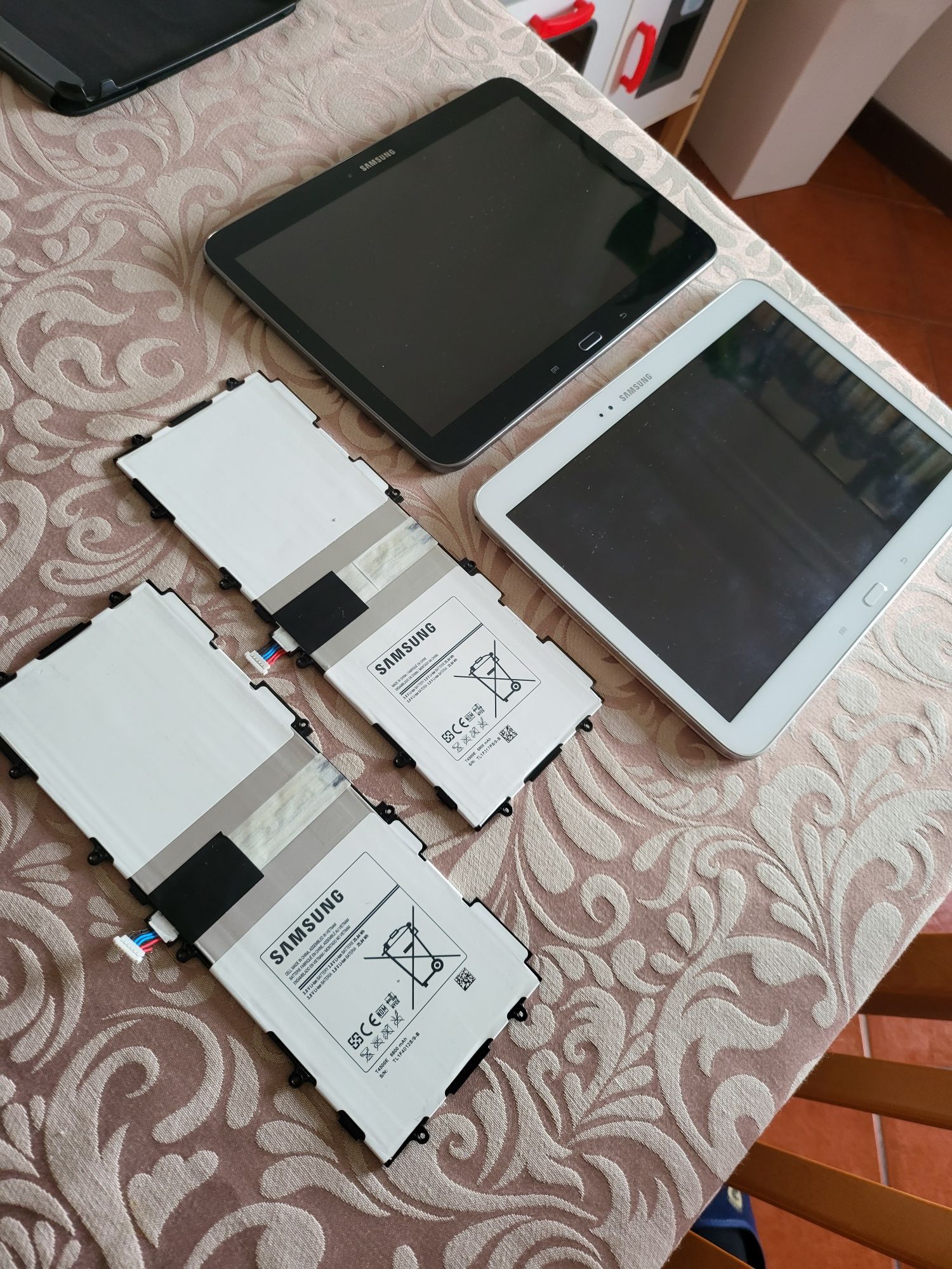 Tablets Samsung  tab 3 para quem souber arranjar ver descrição 2 table