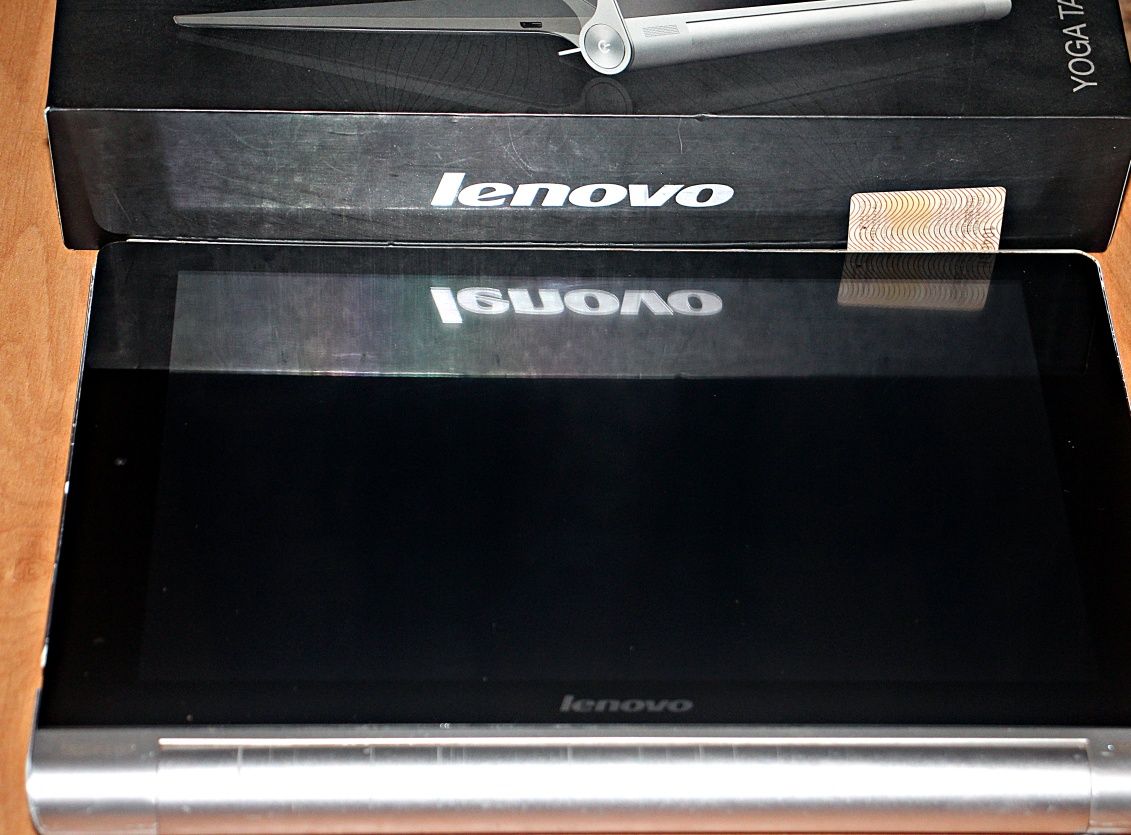 Lenovo Yoga Tablet  (B8000AH16GSL)