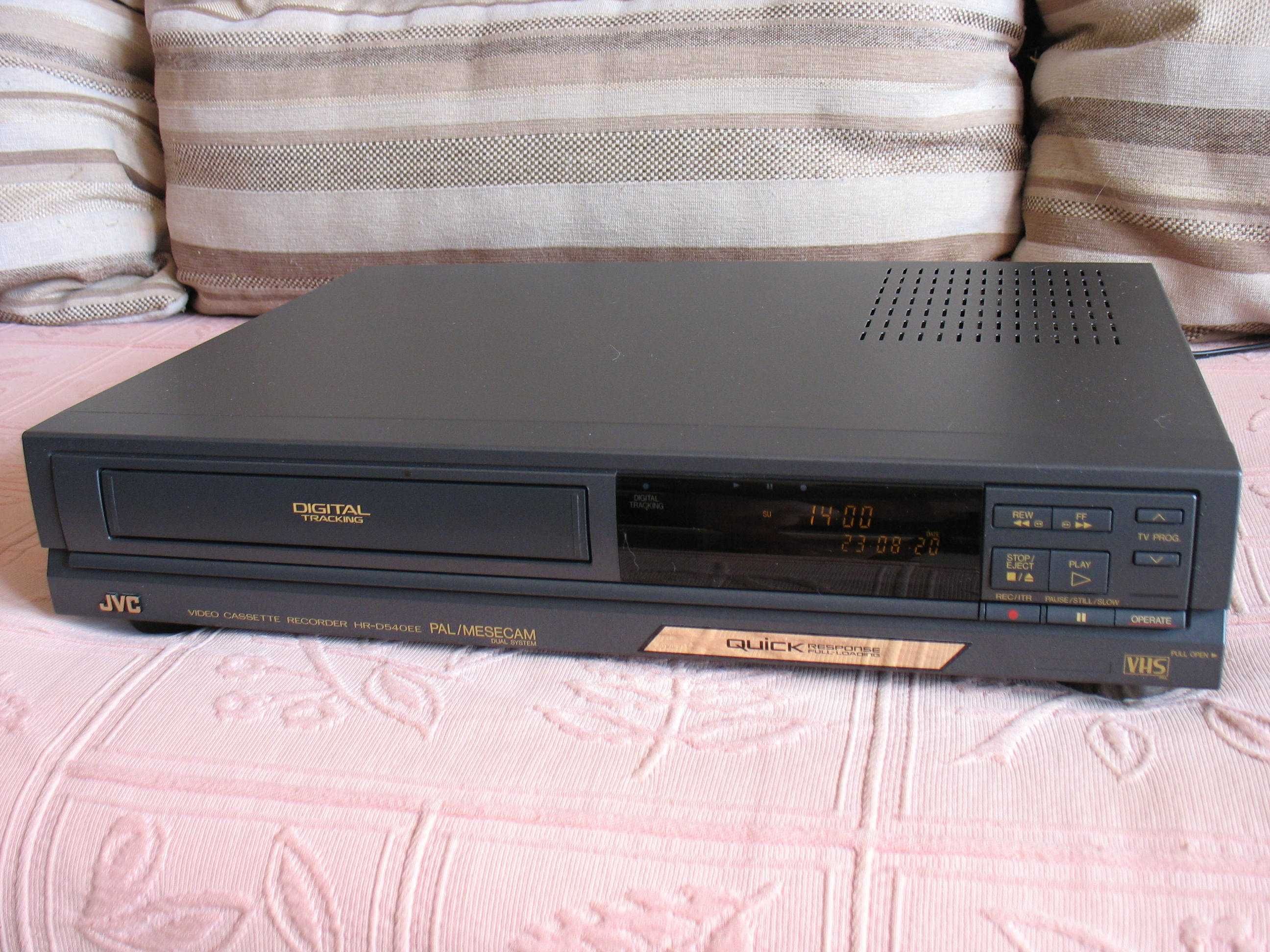 Відеомагнітофон JVC HR-D540EE