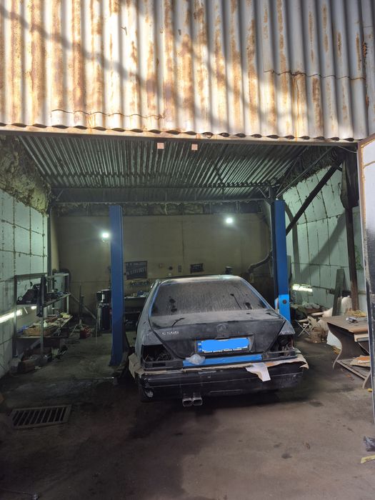 Продам сто с инструментом