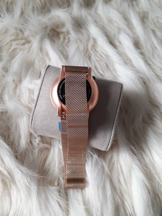 Smart Watch Rose Gold Elegant NOVO《Oriflame》