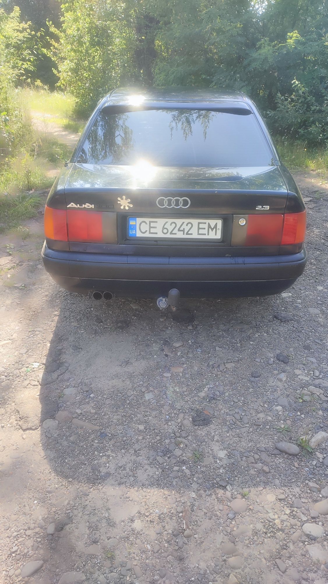 Продаєтя  Ауді 100 С4