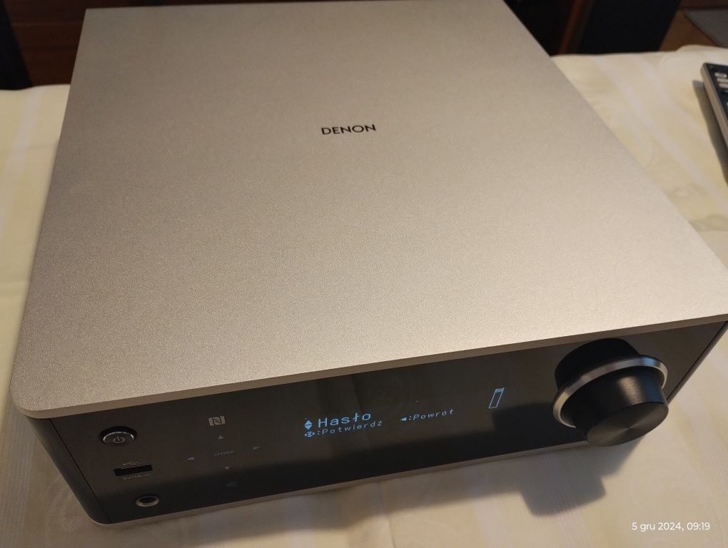 Zestaw Denon DRA-100 i DCD-100 Design Series wszystko mający...
