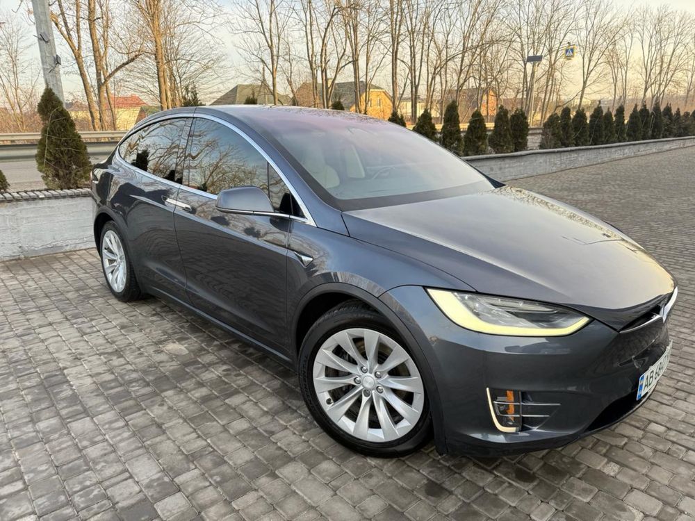 Продам Tesla Model X