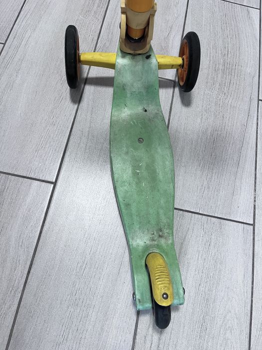 Віддам дитячий самокат