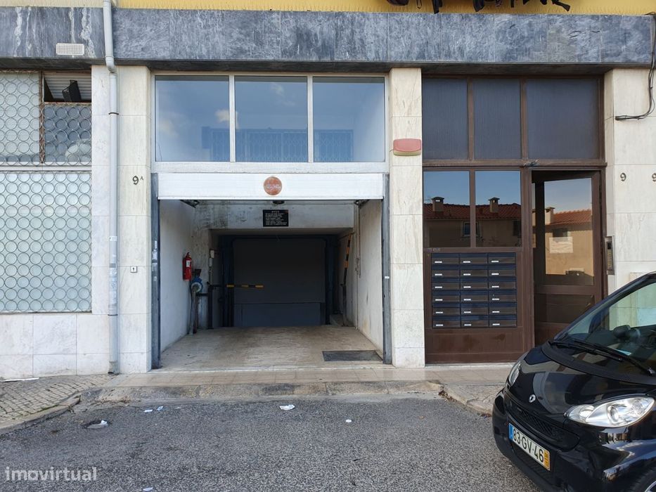 à Av. Afonso III, Penha de França