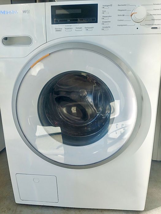 Пральна машина Miele з Німеччини.