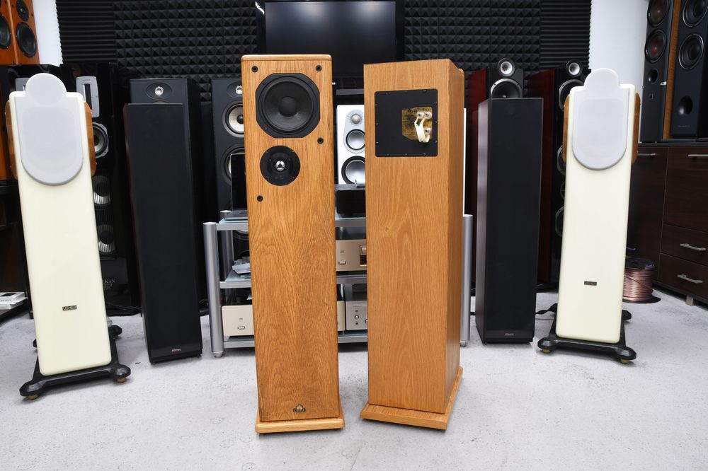 Kultowe kolumny Głośnikowe podłogowe stereo Castle Howard S2