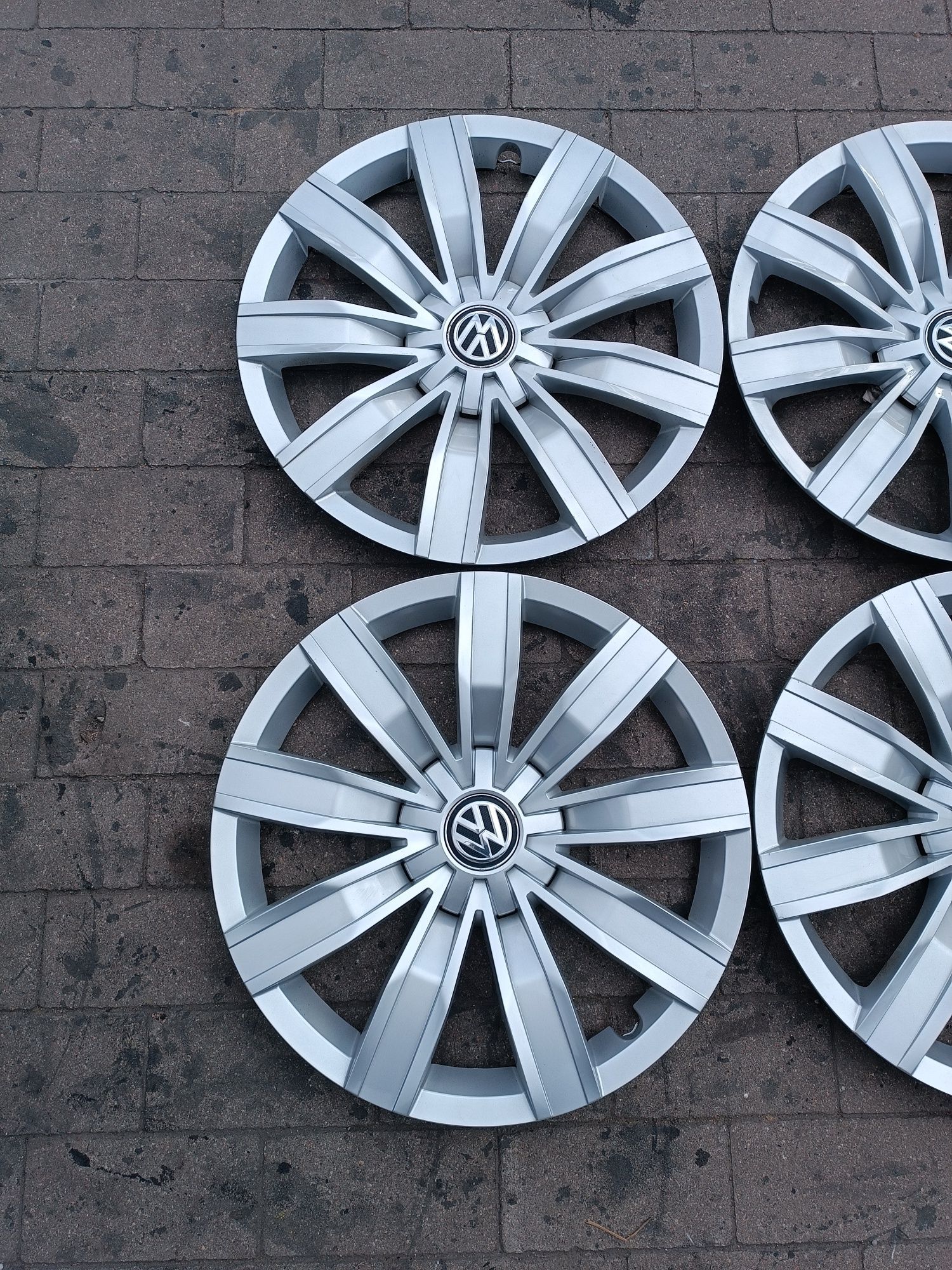 Komplet oryginalnych kołpaków VW Passat  B8 Tiquan 17"