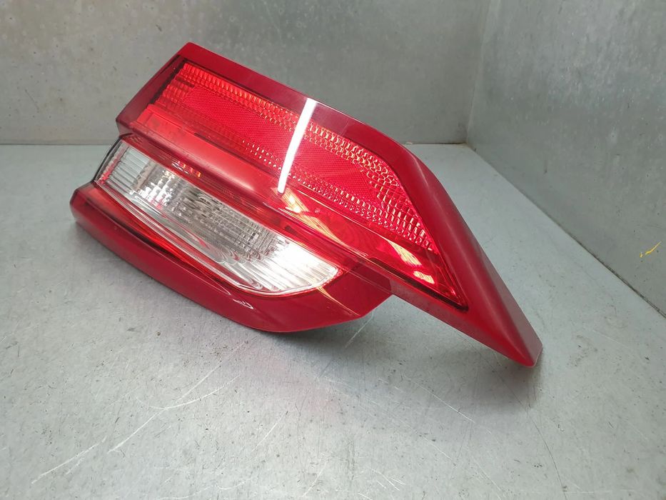 Farolim da mala direito FORD Fiesta VII (HJ, HF)