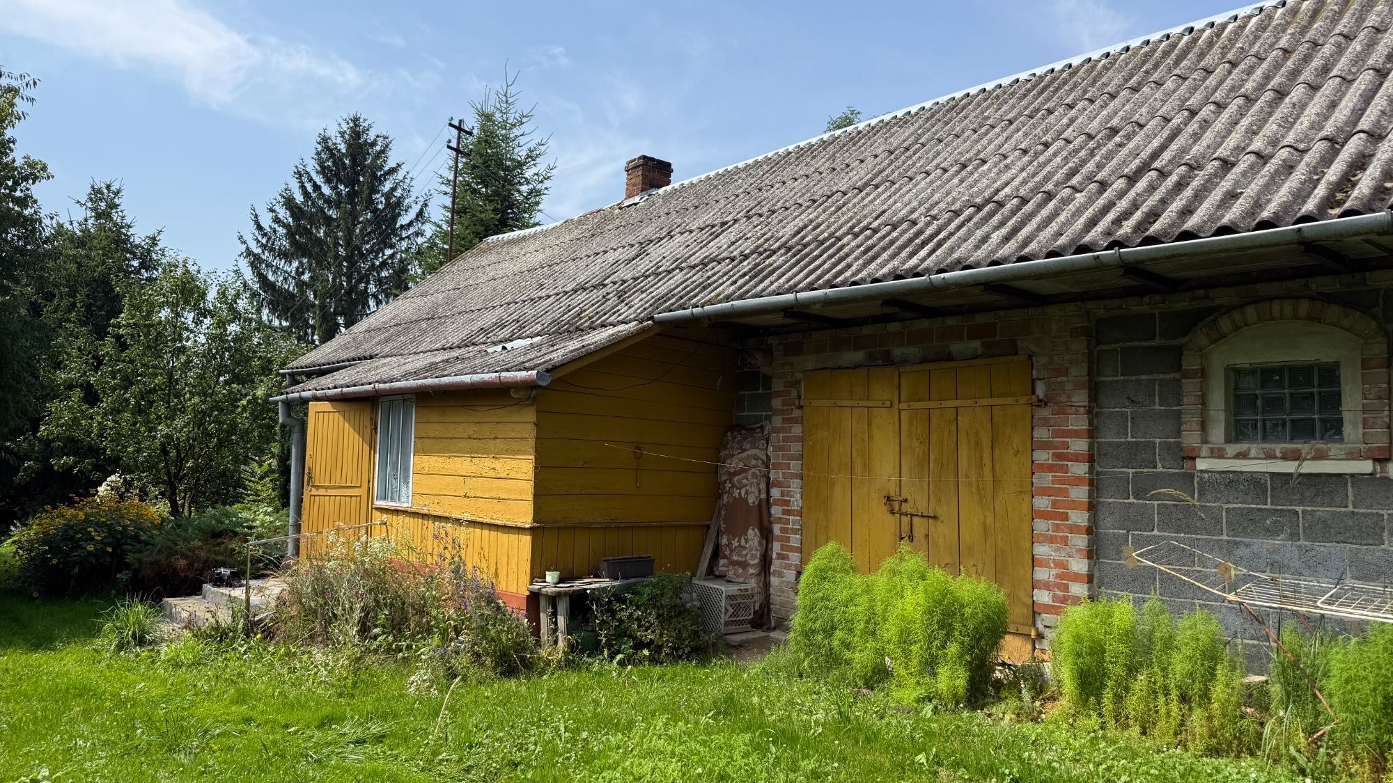 Dom z działką, stodołą i  budynkami gospodarczymi - Majdan Górny