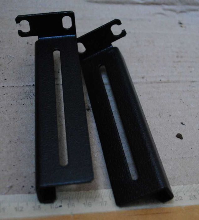 Лапи чорні для стаціонарної серверної полиці, в комплекті 2 шт