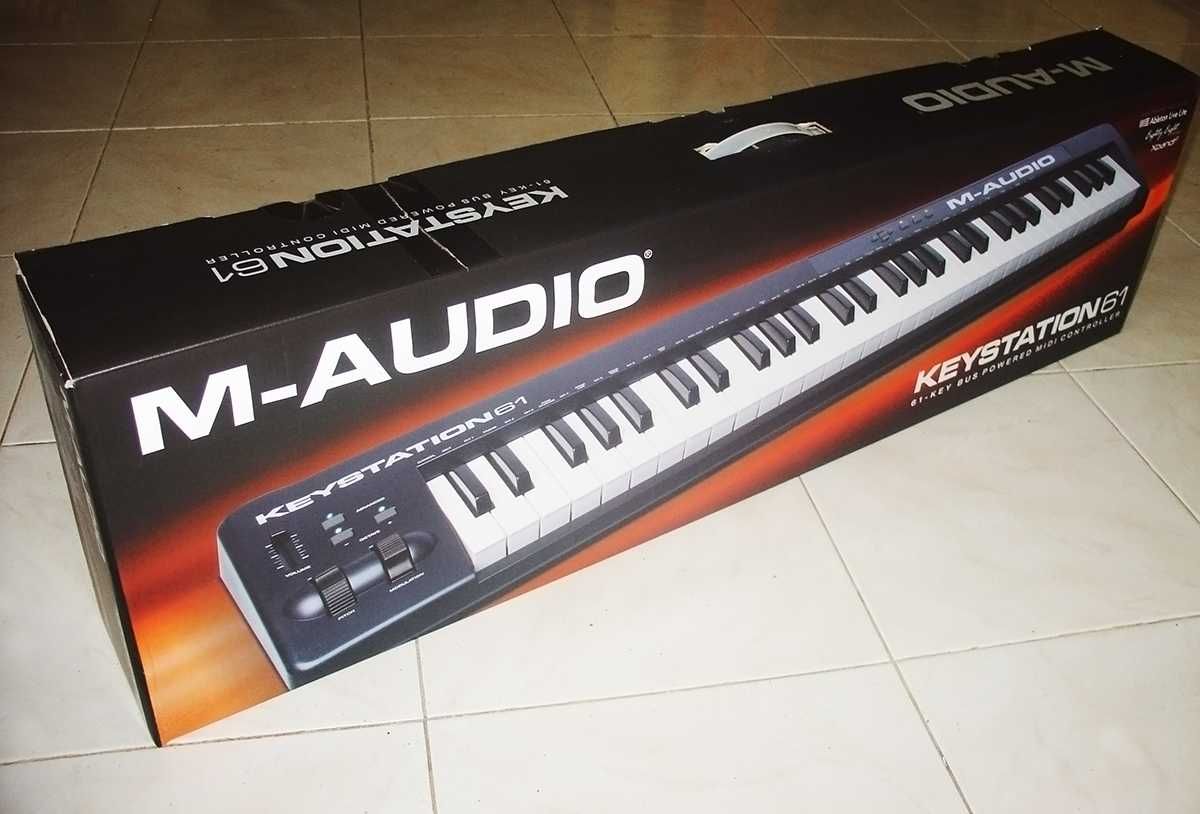 Teclado MIDI M-AUDIO Keystation 61 + Suporte