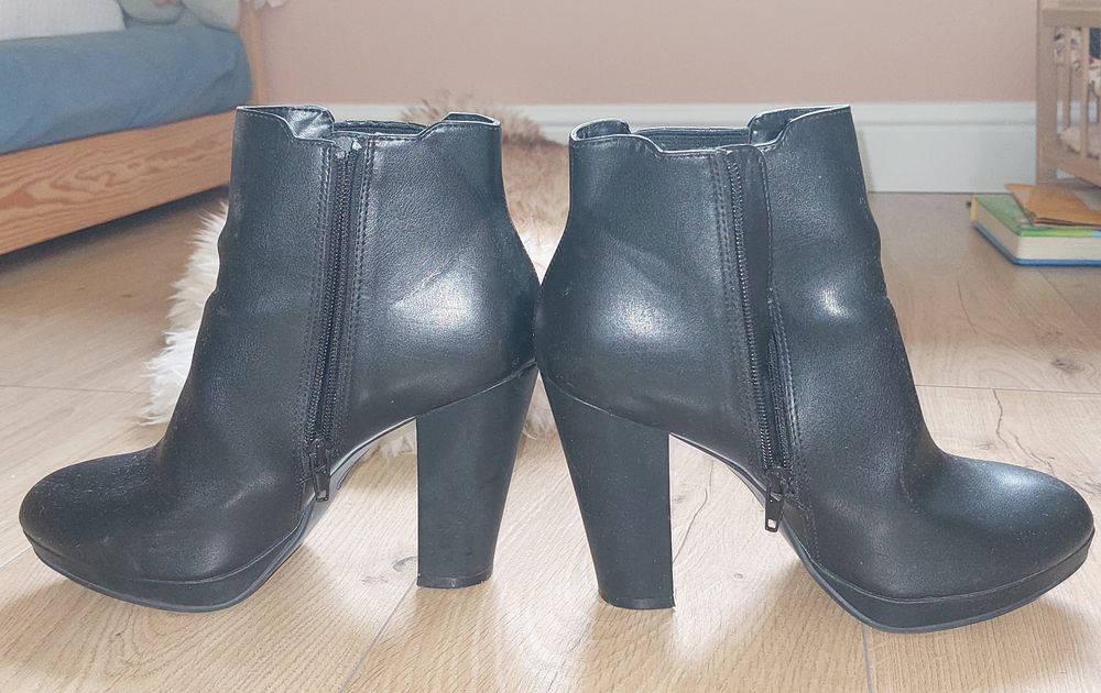 Czarne botki, półbuty Graceland, rozmiar 39, na słupku
