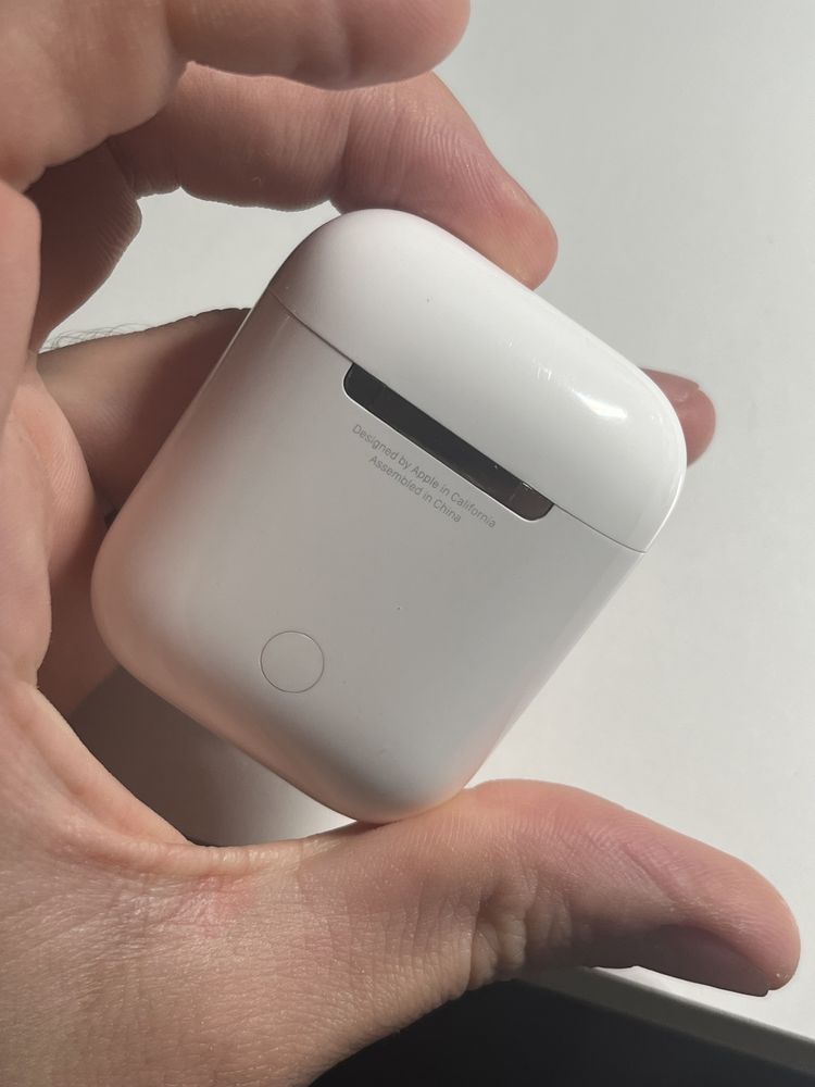 Etui Ladujace Airpods 2 Stan idealny A1602