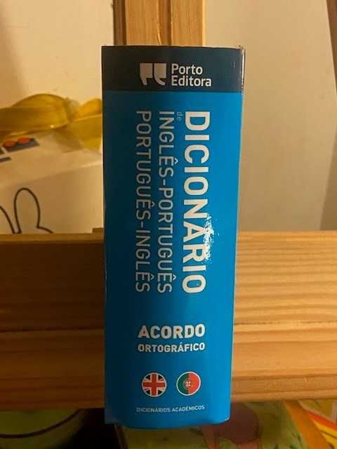 Dicionário – Dicionário Portugês – Inglês