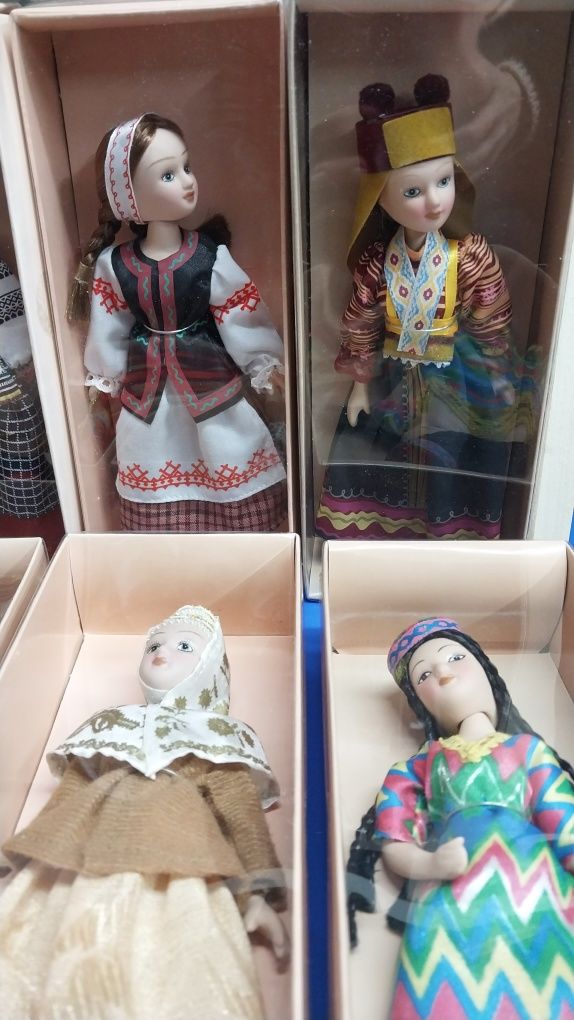 Продам коллекцию кукол 15 штук