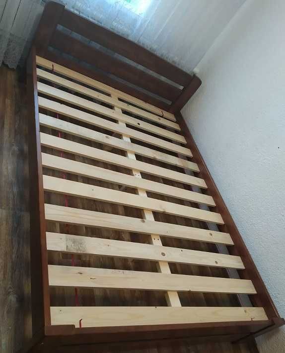 Кровать деревянная 140х200см стильная