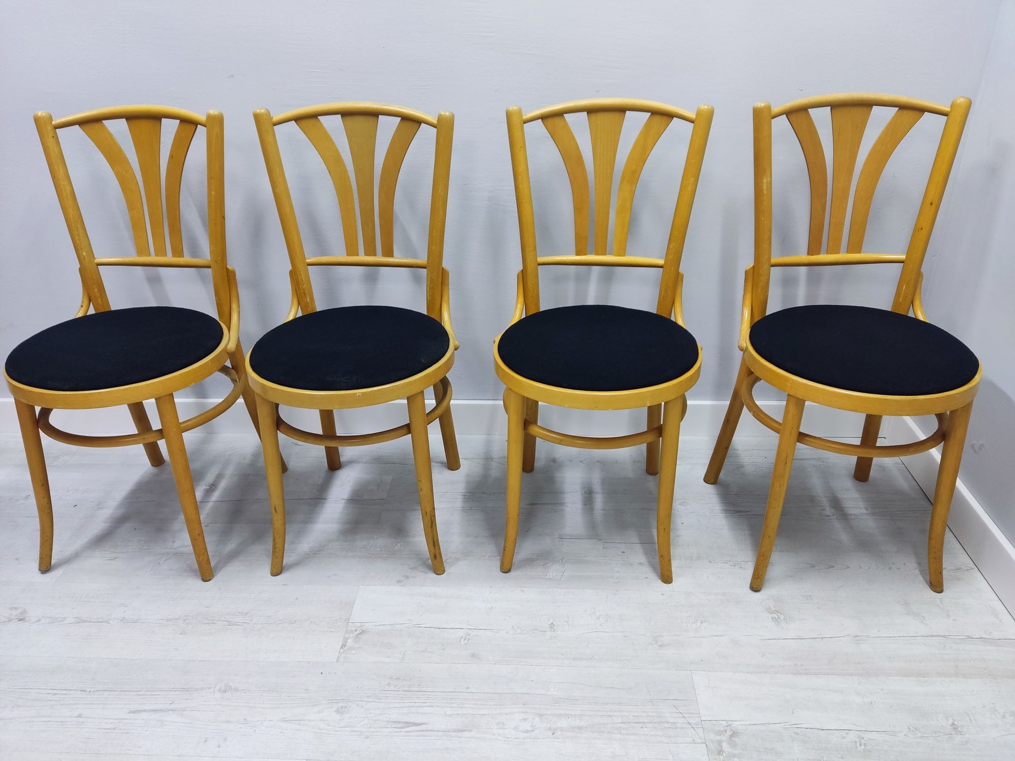 Krzesła Thonet Fameg Radomsko siedzisko 20szt