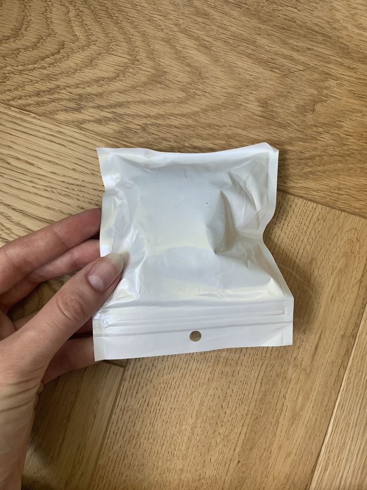 Pokrowiec na airpods pro nowy