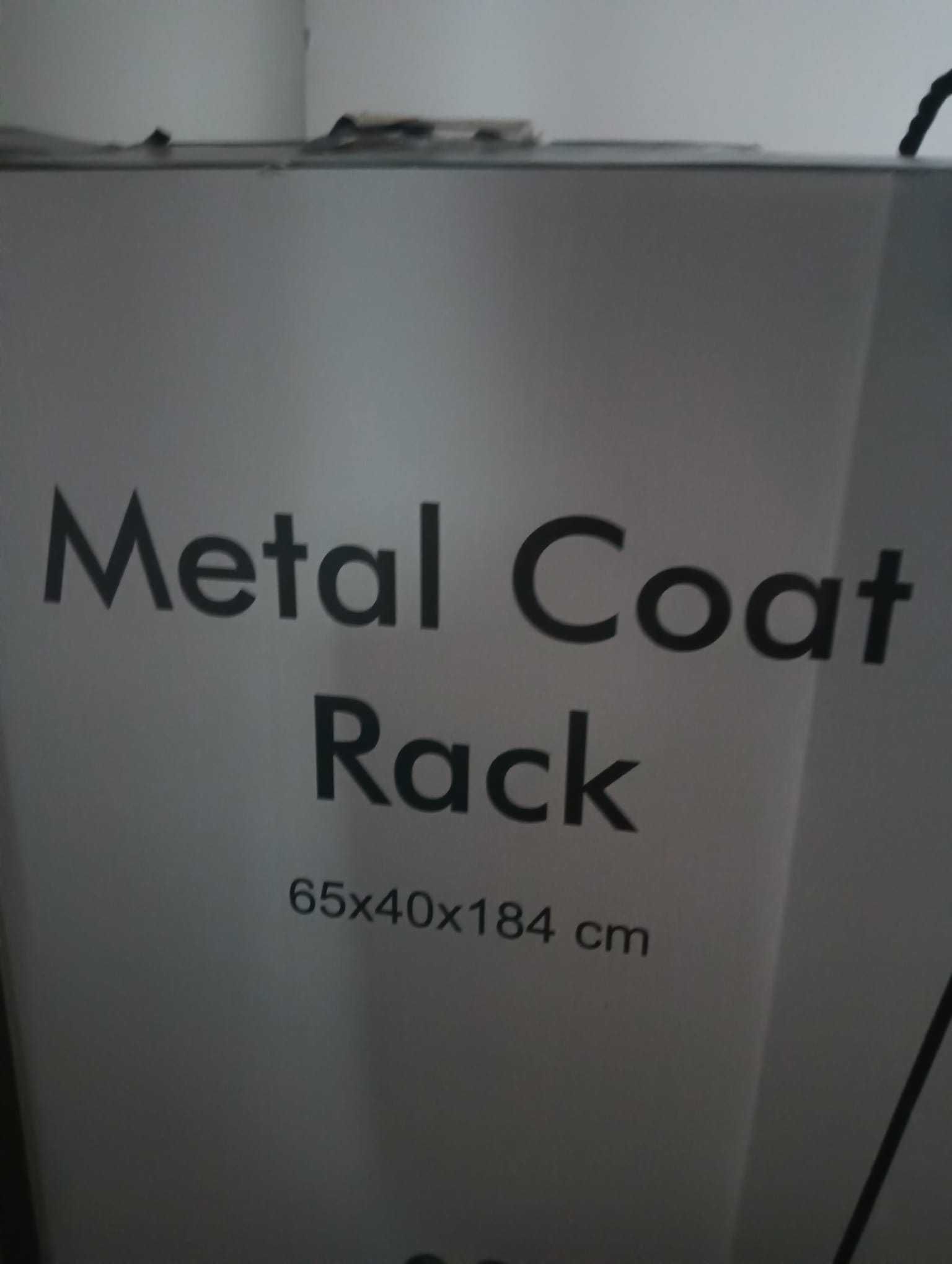 Wieszak stojak czarny metalowy na ubrania Loft