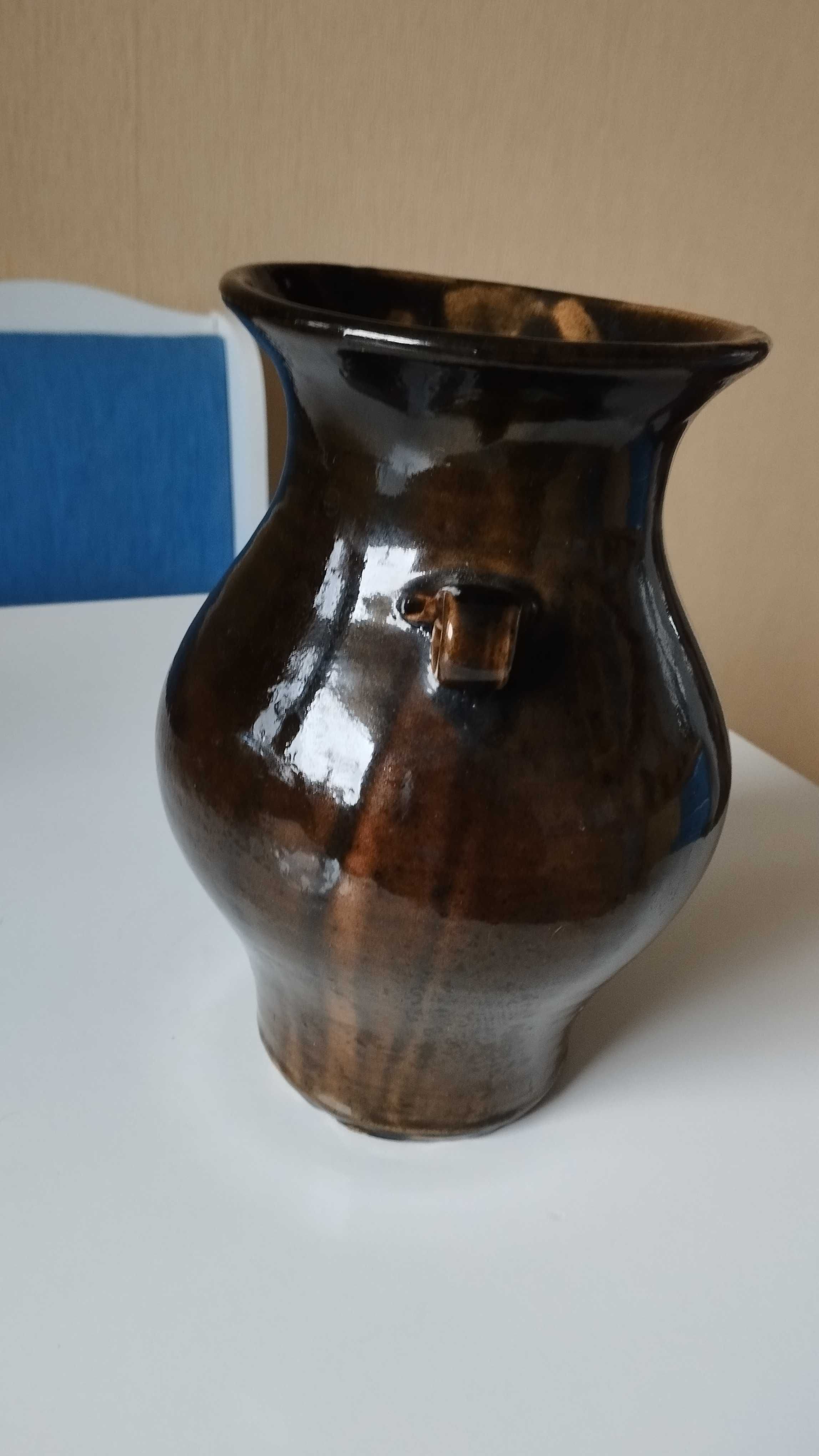 stary kamionkowy wazon