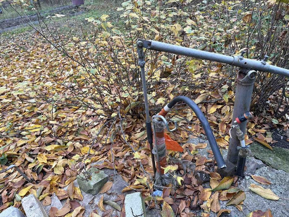 Продається будинок, складається з двох кімнат і кухні.