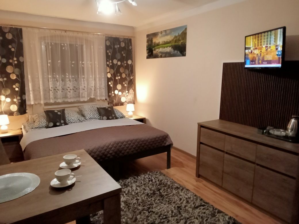 Pokoje, widok na jezioro, sauna, jacuzzi ok Mrą