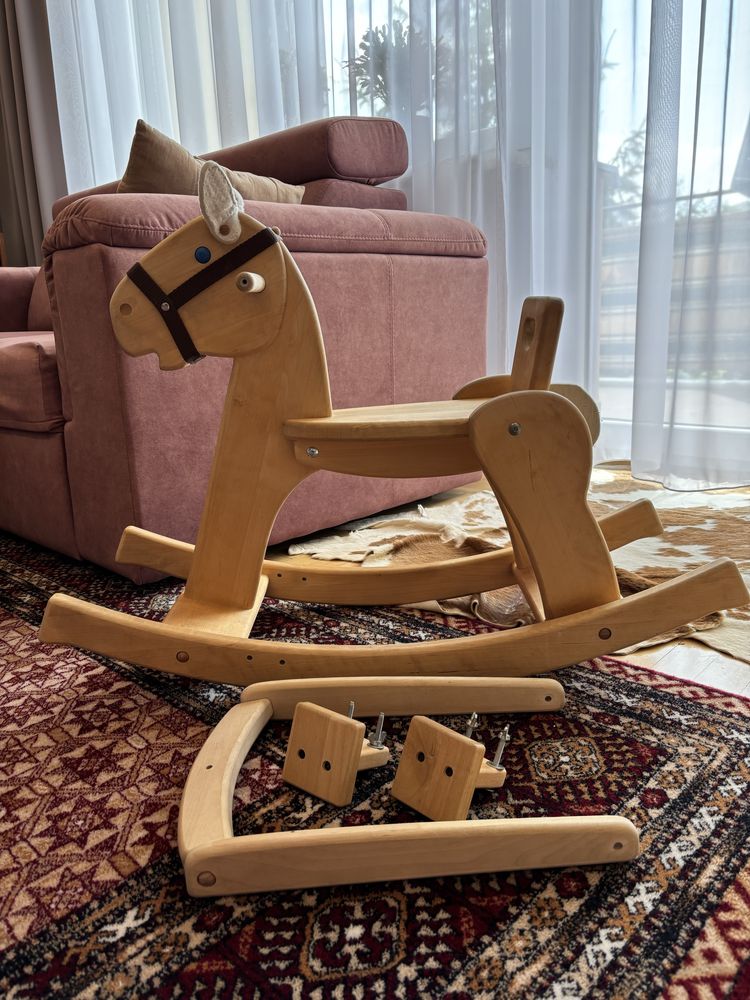 Konik na biegunach drewniany Bajo