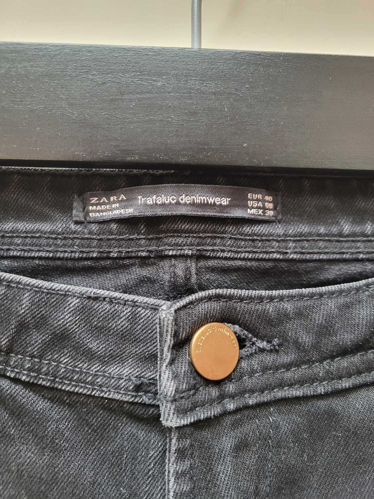 Calças Jeans Cinza com Corações Dourados Cravados - ZARA