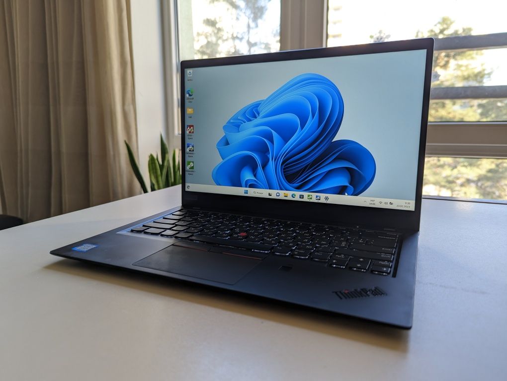 Топ ультрабук Lenovo Thinkpad X1 Carbon 6, i5-8250, nvme 512гб