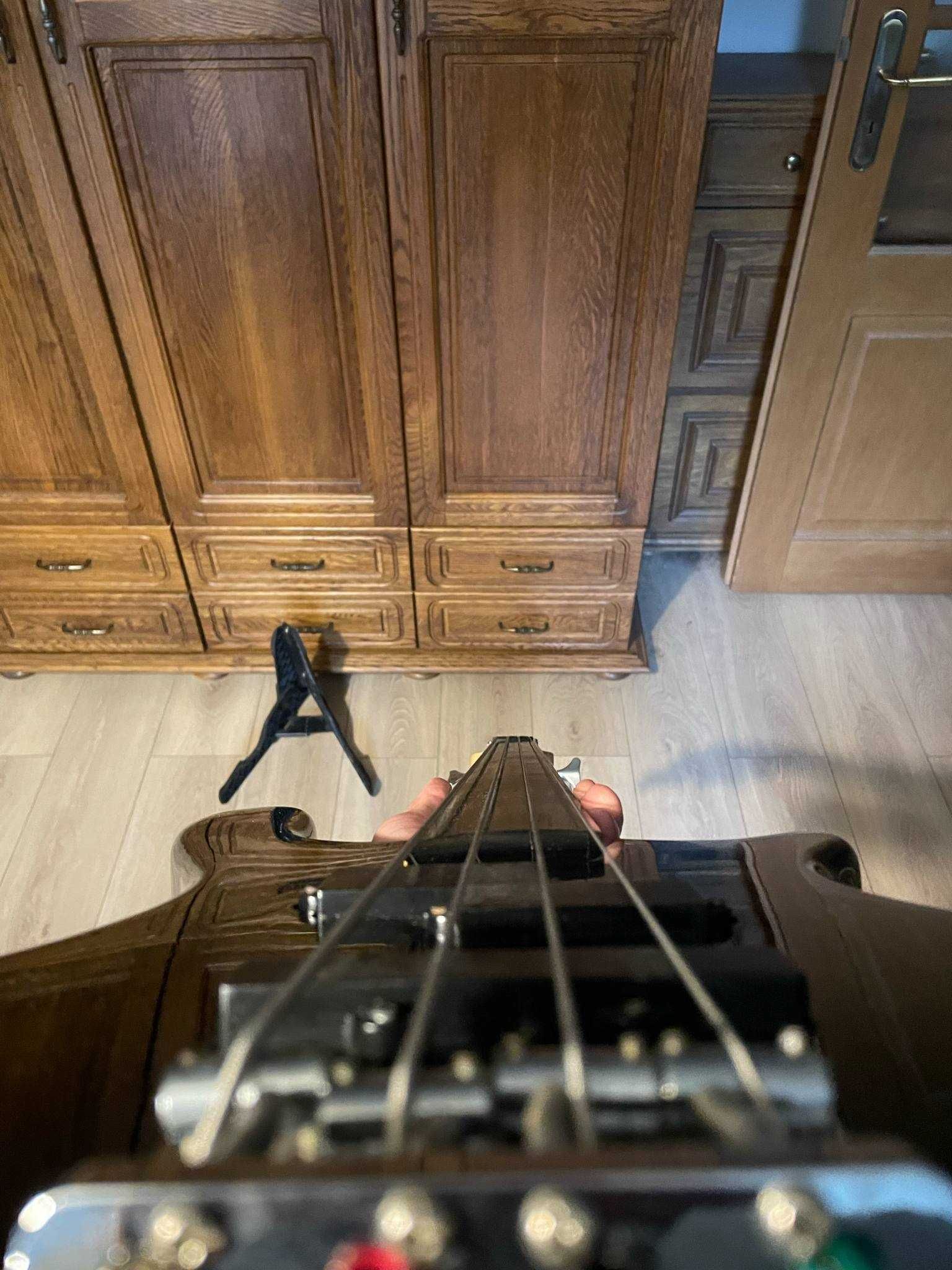 Washburn Taurus T14 bezprogowa/Fretless