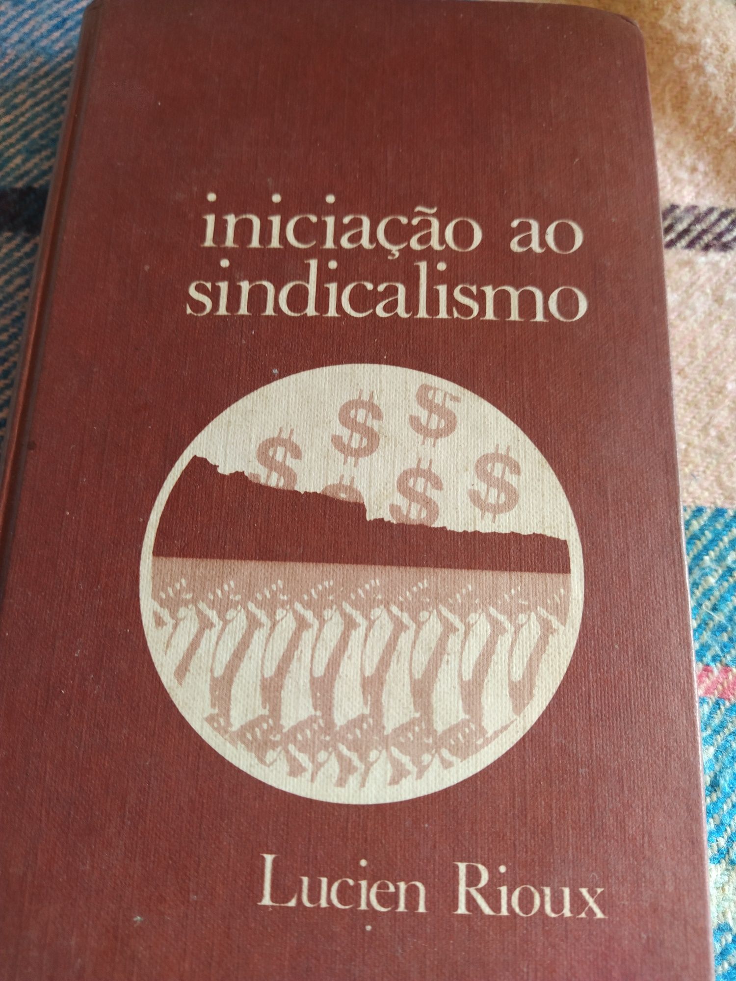 Vários livros todos a 2€