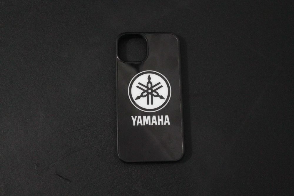 Capa iPhone 13 Yamaha – Logo