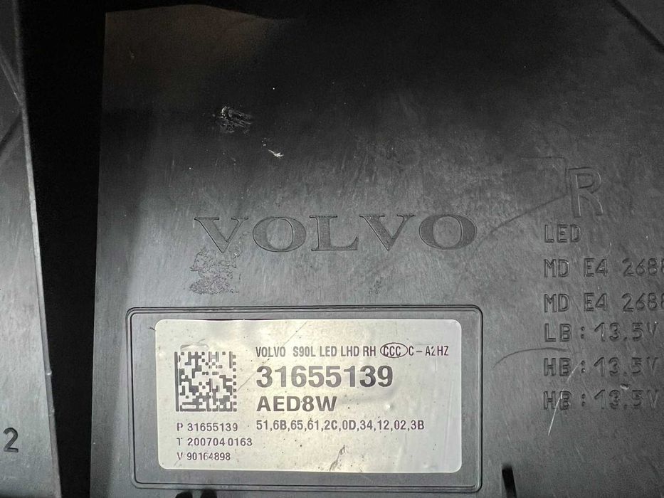 Фара права Volvo S90 V90