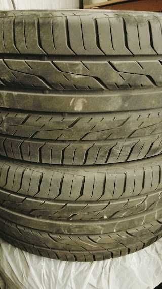 255/45R18  Toyo Extensa HP